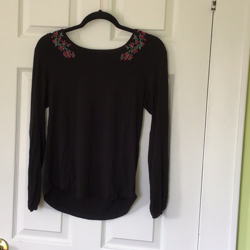 AE women’s long sleeve shirt